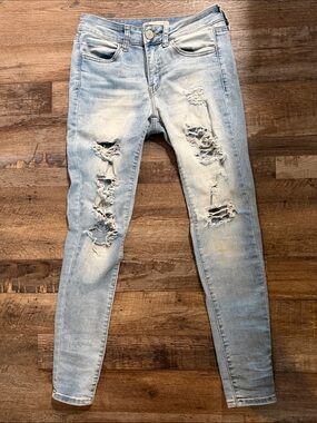 Women’s Light Wash Distressed Skinny Jeans - Light Blue
